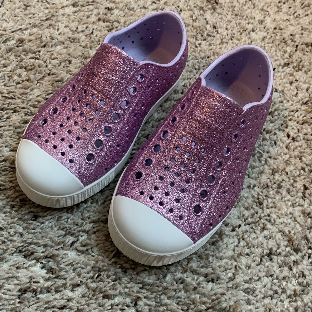 Native | Sparkly Purple and White | Size 10